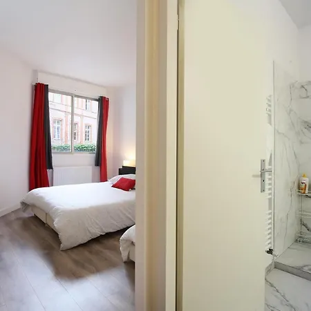 Le Premier De Saint Georges Place 120m Parking Апартаменты