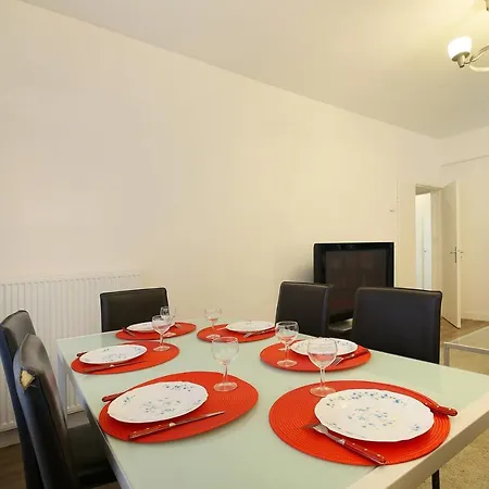Апартаменты Le Premier De Saint Georges Place 120m Parking *